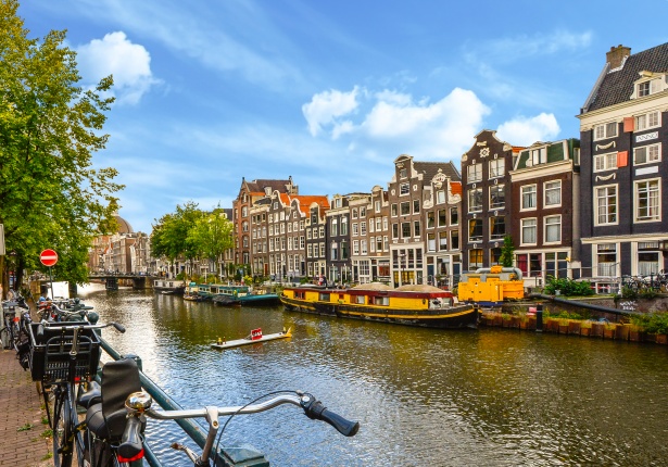 amsterdam-canal-1491847722vKM.jpg